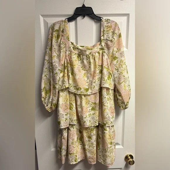 Who What Wear Floral Ruffle/Tiered Bishop Sleeve Dress Size Large - Picture 2 of 5